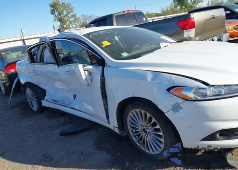 2016 Ford Fusion Titanium z USA, uszkodzony, nr VIN 3FA6P0K97GR343924